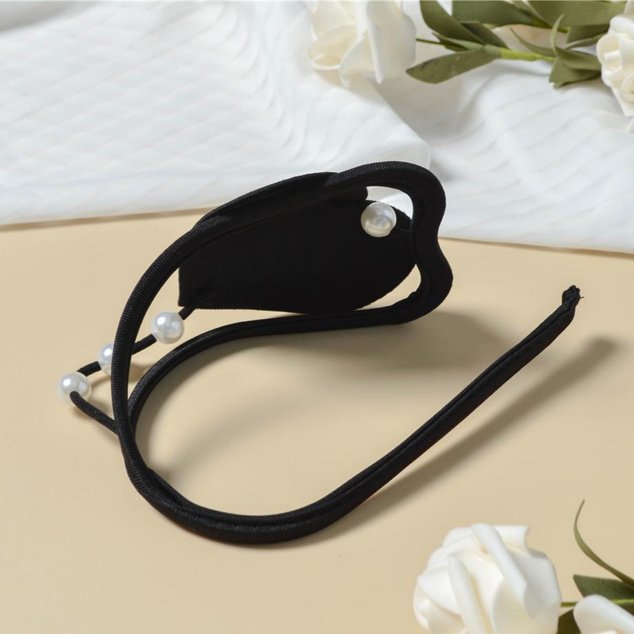 Black Pearl Heart Invisible C String detail view