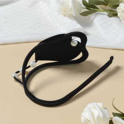 Black Pearl Heart Invisible C String detail view